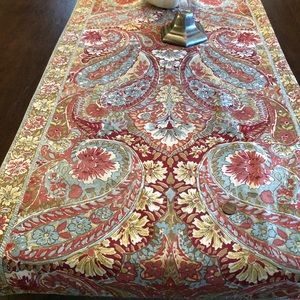 Table Runner